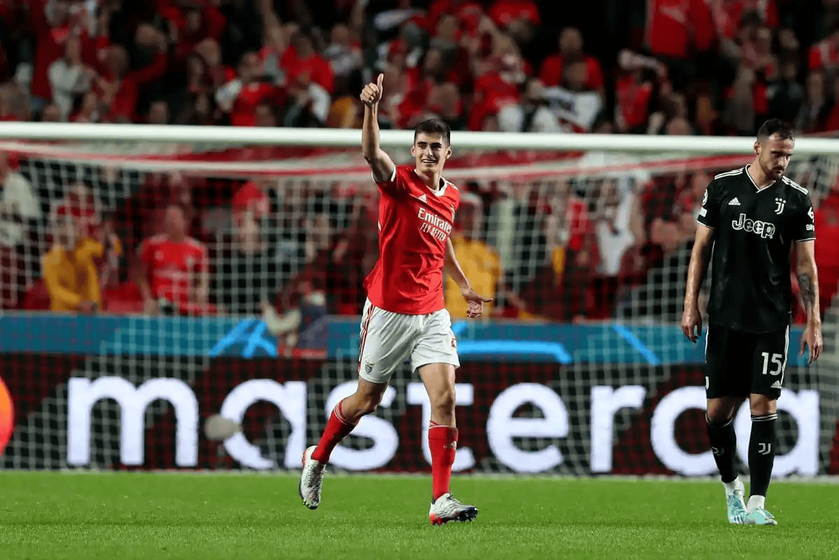 欧宝app-法兰克福集结日复出首秀C罗连续三场比赛得分超过关键助攻，网友：金州勇士伤情更新备战西甲的简单介绍