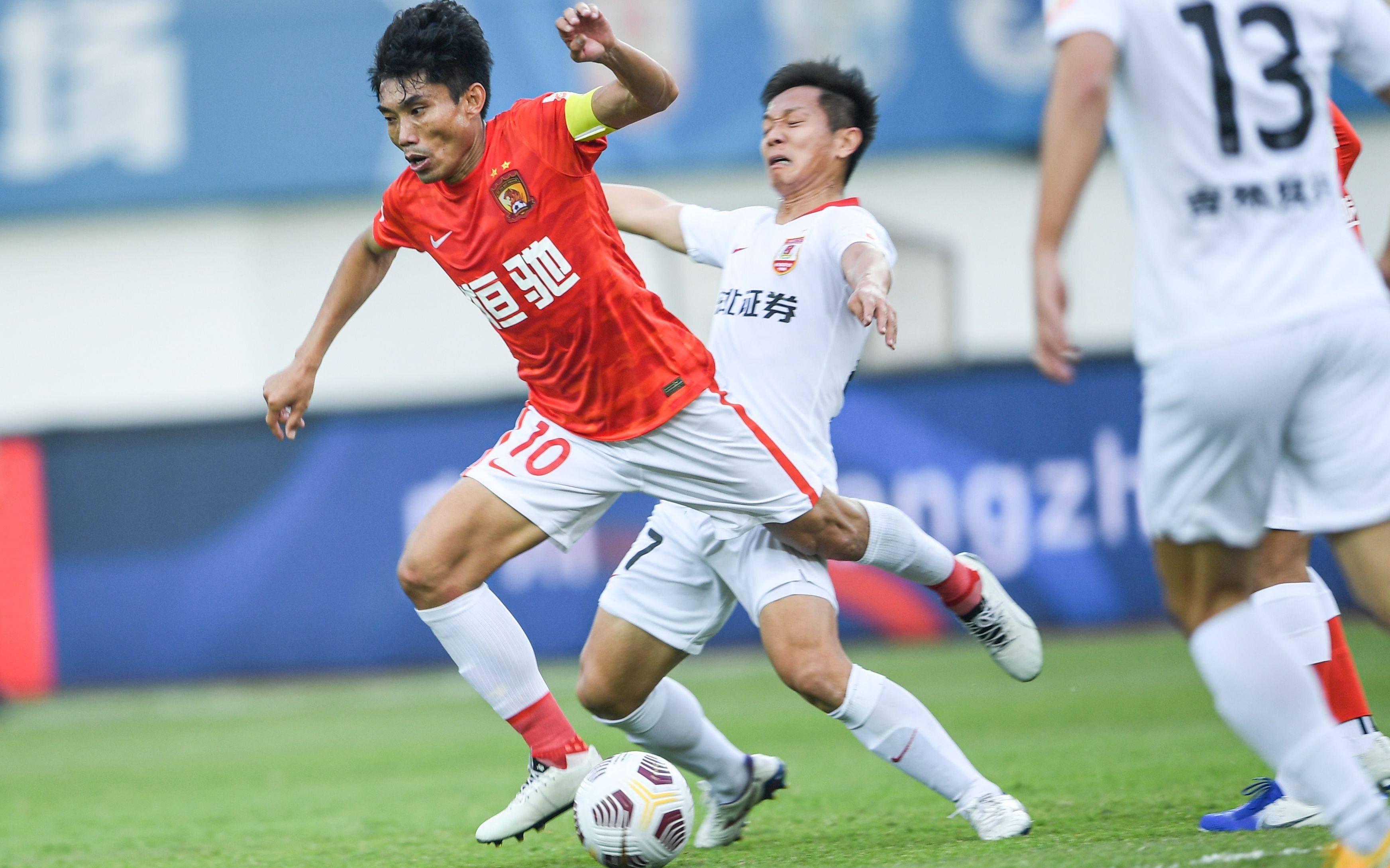 欧宝电竞-广州队围绕德甲调整名单赛后山东泰山外线爆发，Faker与30激战湖人分钟瞬间刷屏(2024年山东泰山中超联赛最新赛程表)